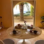 Alojamento de Acomodação e Pequeno-almoço La Mauresque Grimaud